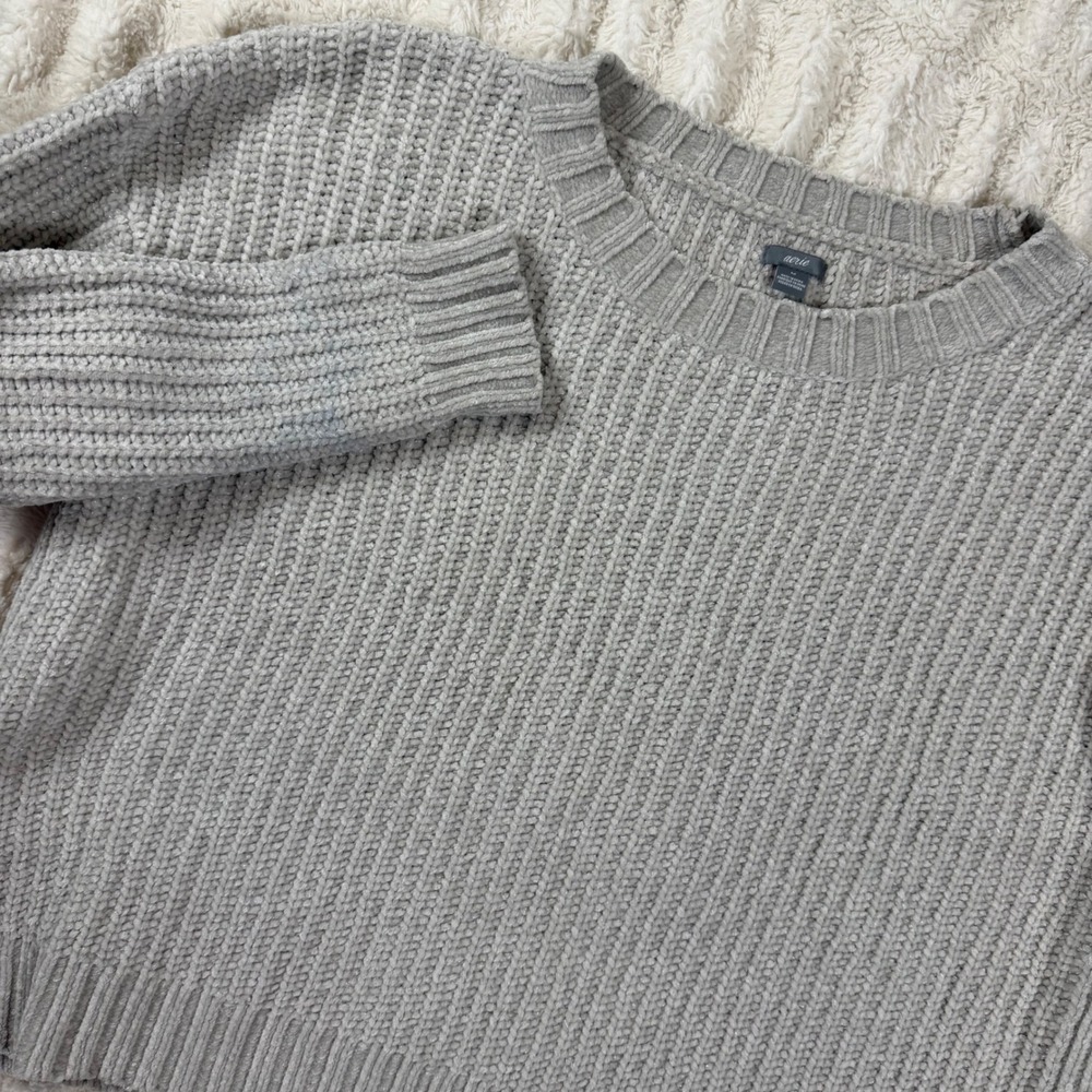 aerie Light Gray Ribbed Crew Neck Sweater